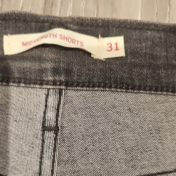 Levi's Black Denim Women Shorts - Picture 3 of 9